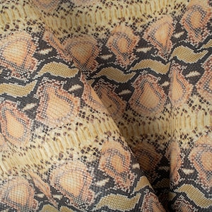 Stampa pitone giallo chiaro/nero stampa in rilievo ITALIAN Leather Calf Cow Hide Scraps Scrap Square Pieces Campioni campioni 5x5-20x20in. Articolo 2 : La commissione per i