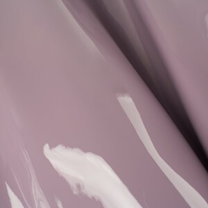 DARK VIOLET Glossy Brevetto Mancanza ITALIAN Pelle Vitello mucca Nascondi rotta pezzi quadrati Campioni campioni 5x5-20x20in.