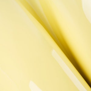 LIGHT YELLOW Glossy Brevetto Mancanza ITALIAN Pelle Vitello mucca Hide Scraps Scrap Square Pieces Campioni campioni 5x5-20x20in.