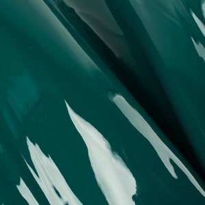 Bottiglia GREEN Glossy Brevetto Mancanza ITALIAN Pelle Vitello mucca Nascondi Rottami Pezzi quadrati Campioni campioni 5x5-20x20in.
