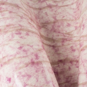 Brevetto lucido saturo rosa/bianco privo di pelle ITALIANA Vitello Pelle Pelle Scarti Pezzi Quadrati Campioni campioni 5x5-20x20in.