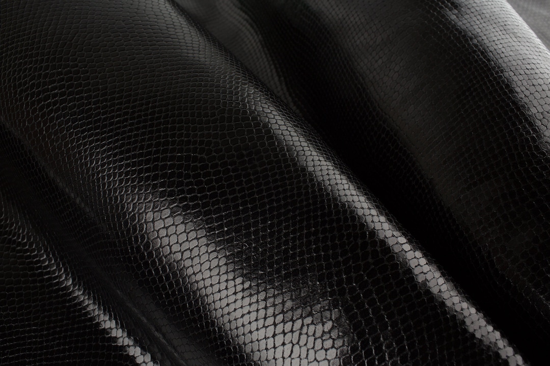 BLACK ITALIAN Glossy Python Embossed Print ITALIENISCHEs Leder Kalb Kuh ...