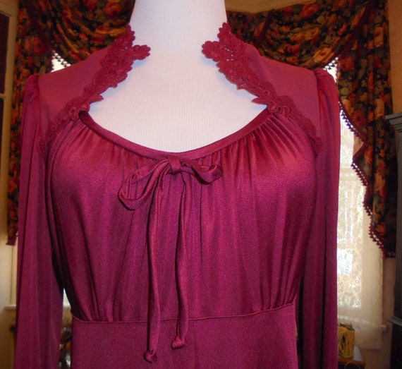 Vicky Vaughn New Lace Trim Burgundy Maxi Dress Jr