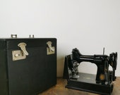 Vintage Singer 221K Featherweight Sewing Machine 230 250V Motor