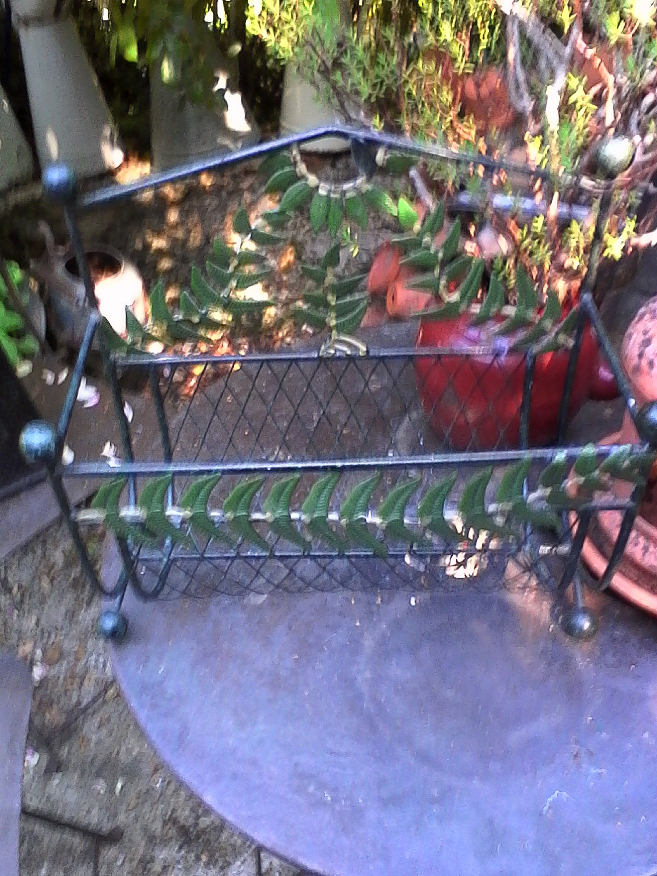 Porte-Revue // Fer Décor Feuillage