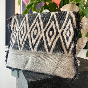 Bolso de piel de vaca MYRA, bolso pequeño de piel de vaca para ella, clutch de piel para mujer, bolso para celular, bolso de muñeca con pelo, billetera de piel de vaca, bolso MYRA
