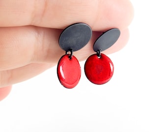 Red earrings. Circle oxidized earrings. Red post earrings. Red minimal earrings. Black silver earrings. Everyday earrings. Contemporary red