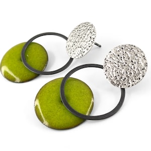 Green post circle earrings. Circle enamel earrings. Modern enamel earrings. Statement silver earrings. Contemporary earrings. Modern jewelry