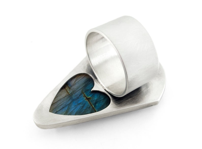Labradorite Arrowhead Ring. Sterling Silver Arrowhead ring. Arrow Point Ring. Labradorite Ring. Statement Ring. Boho Ring. Stone Arrow Ring image 4
