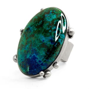 Chrysocolla and sterling silver ring. Modern design large stone ring. Boho statement ring. Cocktail ring. Unique ring. Artisan stone ring