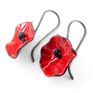 Oxidized silver and red earrings. Modern red earrings. Red dangle earrings. Enameled earrings. Minimal earrings. Personalized earrings