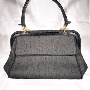 Bolso de mano vintage en tejido gris antracita, original de los años 60.