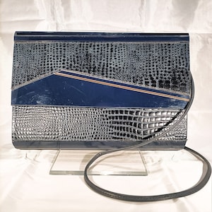 Bolso vintage de baquelita azul y estampado de serpiente, original de los años 80.