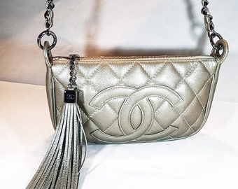 Chanel "Baguette" model, original from the 90s