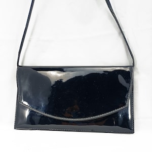 Vintage bag in black vinyl effect eco-leather, original from the 1980s