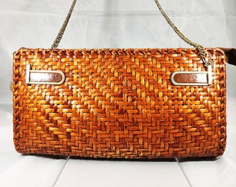 Chic vintage 70s straw handbag