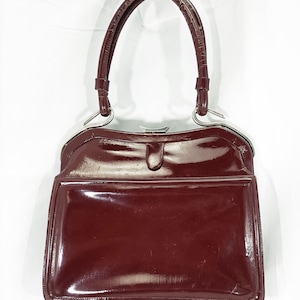 Vintage-Handtasche aus den 1960er Jahren aus glänzendem Leder