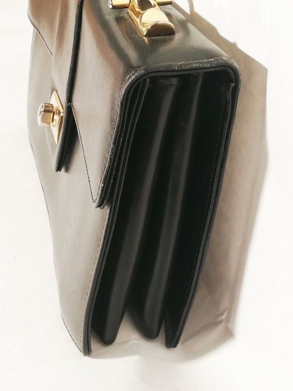 Original vintage leather handbag from the 1960s - image 4