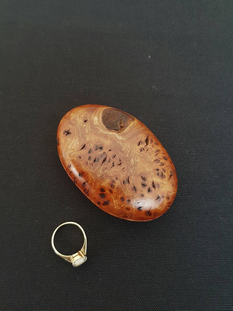 pebble ring box