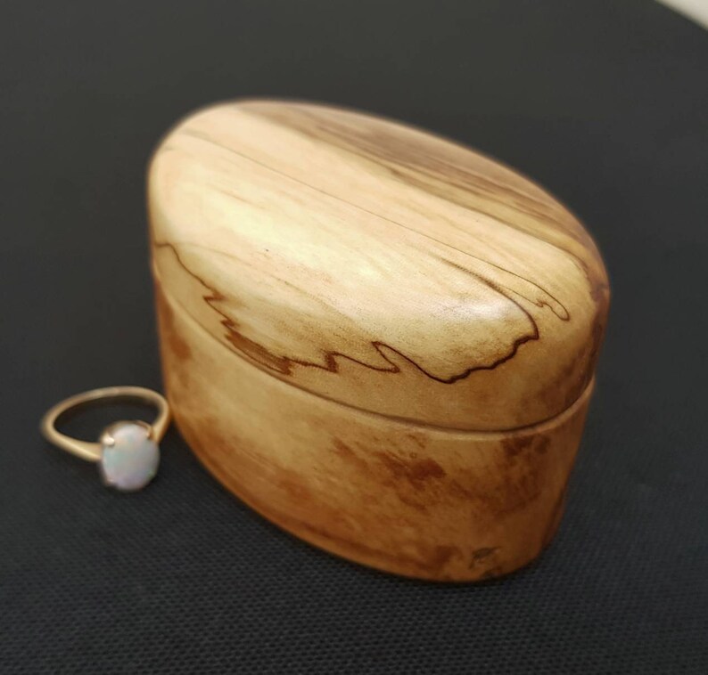 pebble ring box
