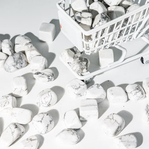 Wholesale 1 lbs Natural White Howlite Crystal Tumbles White Howlite Stones Healing Crystal