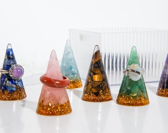 Porte-anneau conique en cristal et en résine : présentoir à bijoux