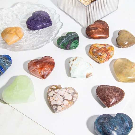 Mini Heart Shaped Crystal Stones, Worry Stones, Heart Love Healing Crystal Bulk Mini Pocket Palm Stones Balancing Meditation Home Decoration Heart Shap