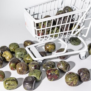 Atacado 1 libra de cristal de sangue de dragão natural cai pedras de sangue de dragão cristal de cura