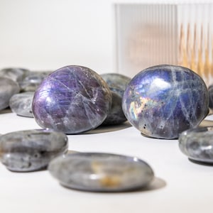 Wholesale Lot 1 lbs Natural Labradorite Palm Stone Healing Crystal