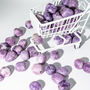 Wholesale 1 lbs Natural Purple Mica Crystal Tumbles Purple Mica Stones Healing Crystal