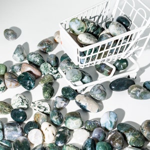 Wholesale 1 lbs Natural Moss Agate Crystal Tumbles Moss Agate Stones Healing Crystal