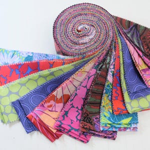 Kaffe Fassett & Anna Maria Horner - Curated Collection - Precuts - Jelly Roll - 2.5in WOF Strips - 100% Quilting Cotton - 42ct