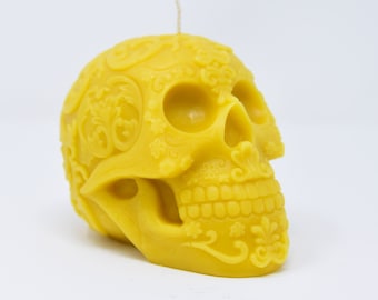 Dia de los Muertos Skull Candle | Handcrafted Beeswax, Honey Scent