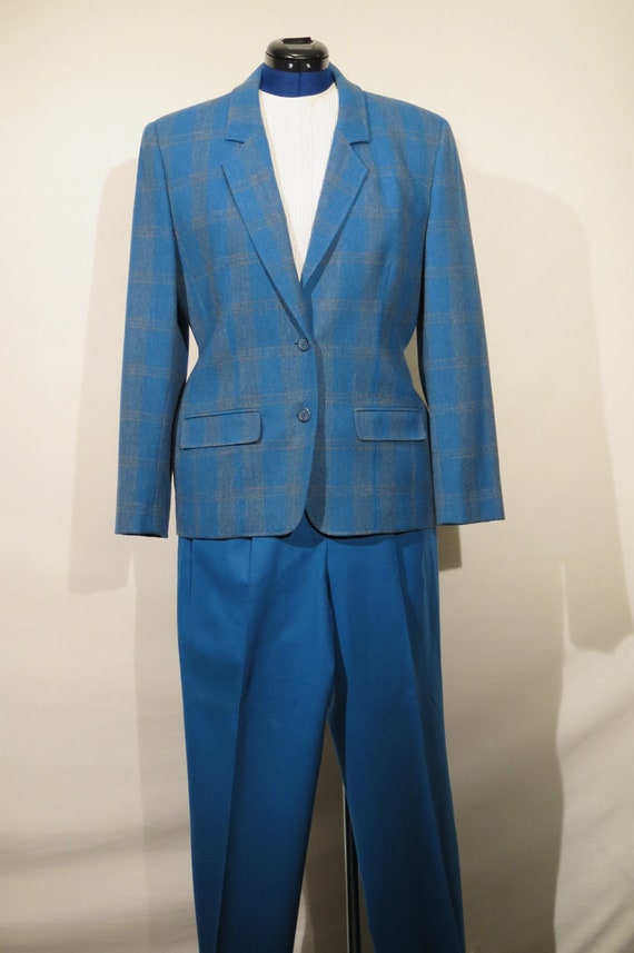 Pendleton two piece women's blue power suit. - image 2
