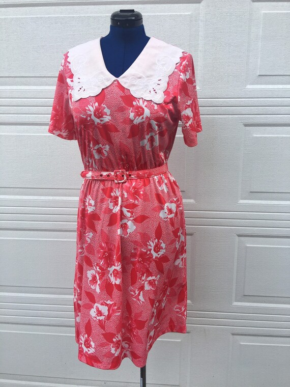 Red floral print vintage 70's dress, size Large