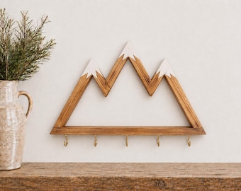Llavero de pared de madera con forma de montaña y 5 ganchos / Organizador rústico para la entrada