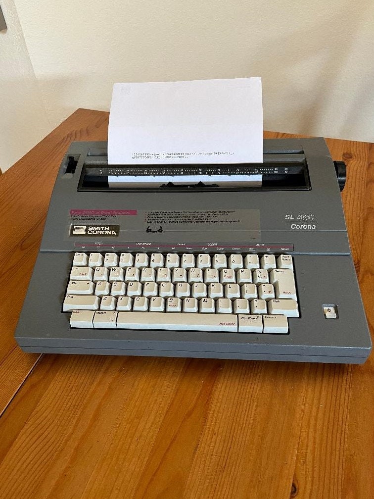 Smith Corona SL480 Portable Electronic Typewriter