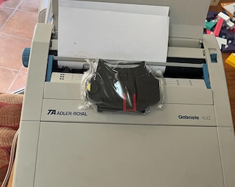 TA Adler-Royal Gabrielle 100 Typewriter
