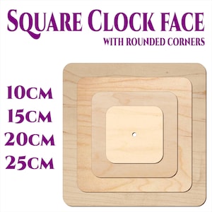 Peut inclure: Quatre faces d'horloge carrées en bois avec des coins arrondis. Les faces d'horloge sont de différentes tailles : 10 cm, 15 cm, 20 cm et 25 cm.