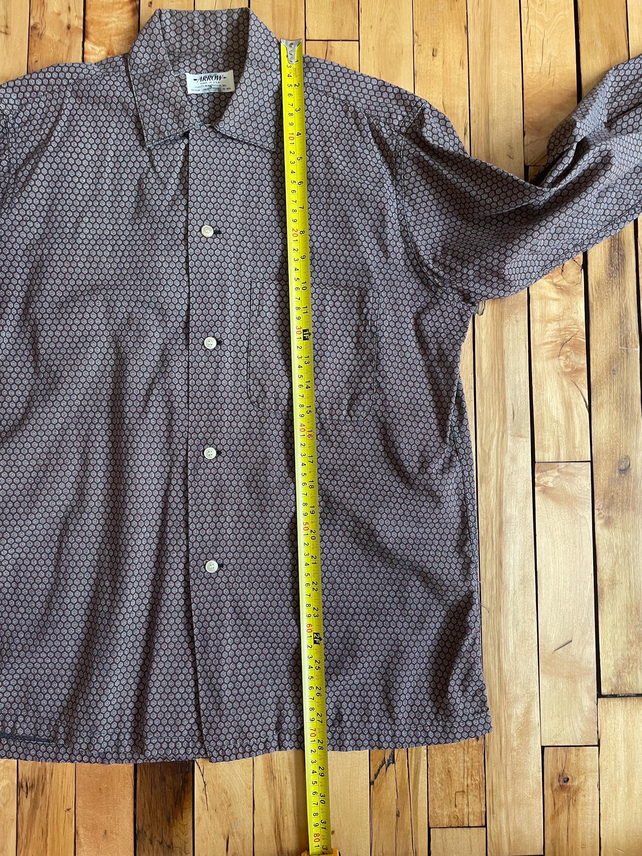 トップス Arrow 60s 15 1/2 Medium made in usa Vintage 1960s Arrow Medium 15 1/2 Print Shirt Made in USA Navy