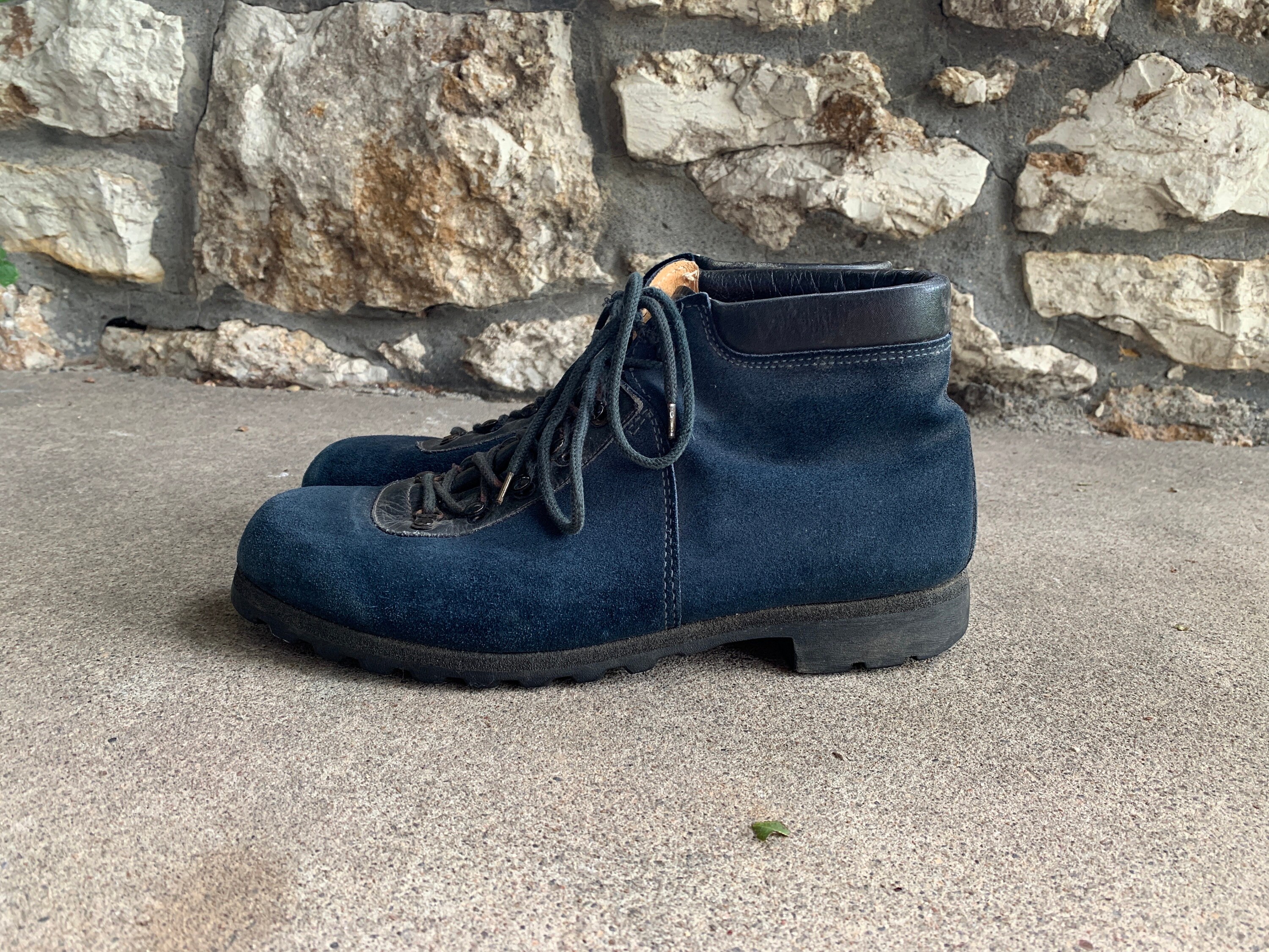 Broken Homme Navy Blue Suede‎ Hiking Boots - Men\'s Size US 13 / EU 47 - Vibram Bearman Moc Toe Blue Suede Boots For Men - The Jacket Maker main image 3