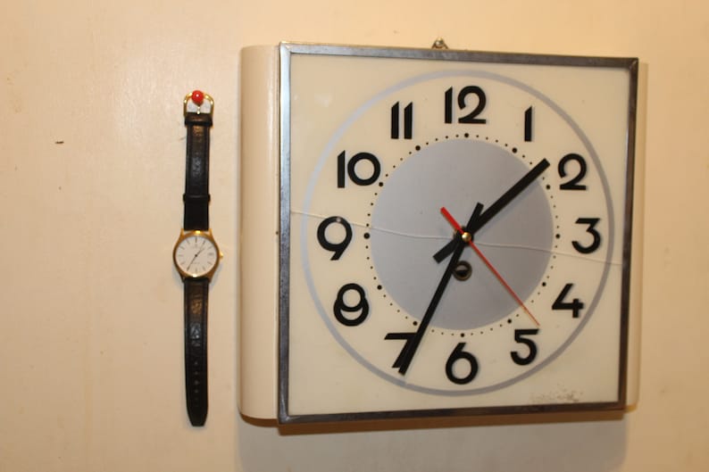 Art Deco -- Quartz -- Wall Clock -- 30s/40s Vintage -- Rare - Etsy ...