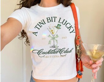 Camiseta de bebé A Tini Bit del Día de San Patricio, top corto del Día de San Patricio, camiseta de bebé Y2K, camiseta de la generación Z, camiseta retro de los años 90 para bebé, camiseta de bebé moderna