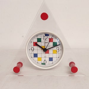 Memphis Style table clock. Spain, 1980s.