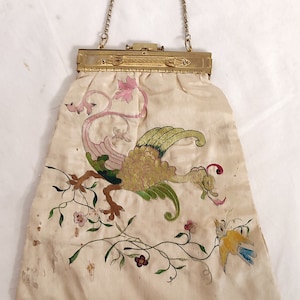 Seidenbestickte Jugendstiltasche. Spanien, 1920er Jahre.
