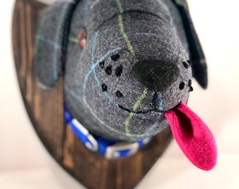 Cabeza de perro de imitación hecha a mano, en tartán y tweed. Cabeza de animal de tela para colgar en la pared, el regalo escocés perfecto.