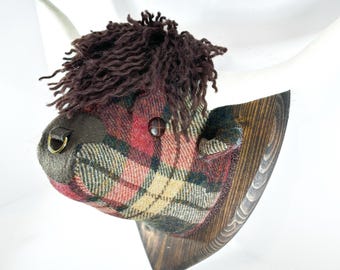 Cabeza de vaca de las Highlands hecha a mano, en tartán y tweed. Cabeza de vaca de tela para colgar en la pared, el regalo escocés perfecto.