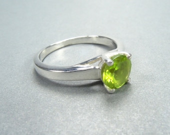 Peridot Ring Sterling Silver Natural Peridot Ring Green Stone Ring Gift For Her Peridot Ring for Women Stacking Ring Peridot