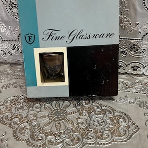 Vintage Federal Glass game birds rumpus set shot glasses with original box.
