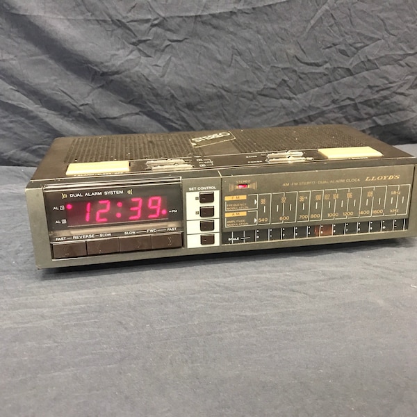 Vintage am/ fm digital clock radio with dual alarms.